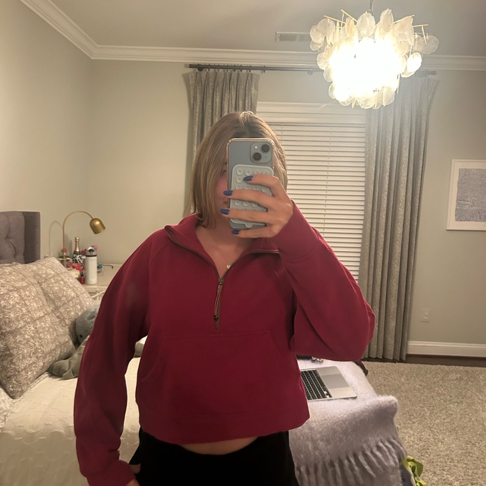 Lululemon Cropped Scuba